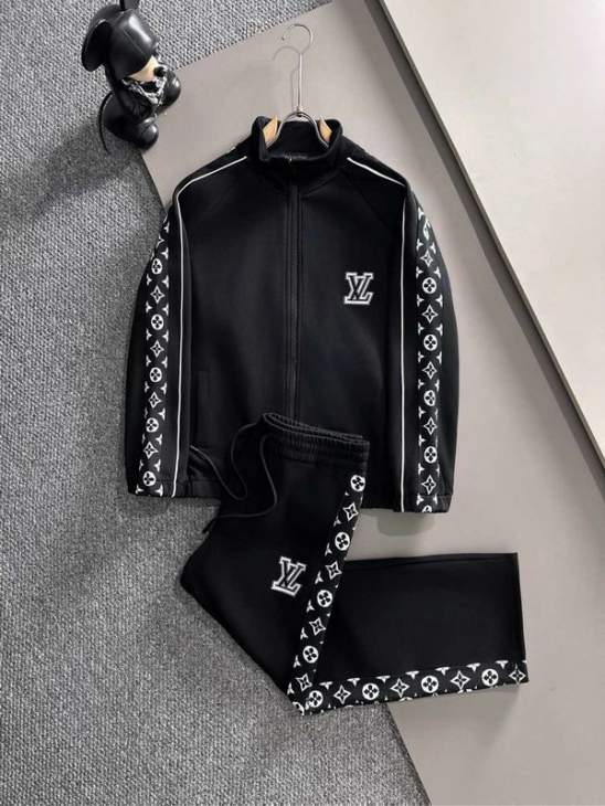 Picture of LV Sweater Suits _SKULVM-3XLomtr13840828